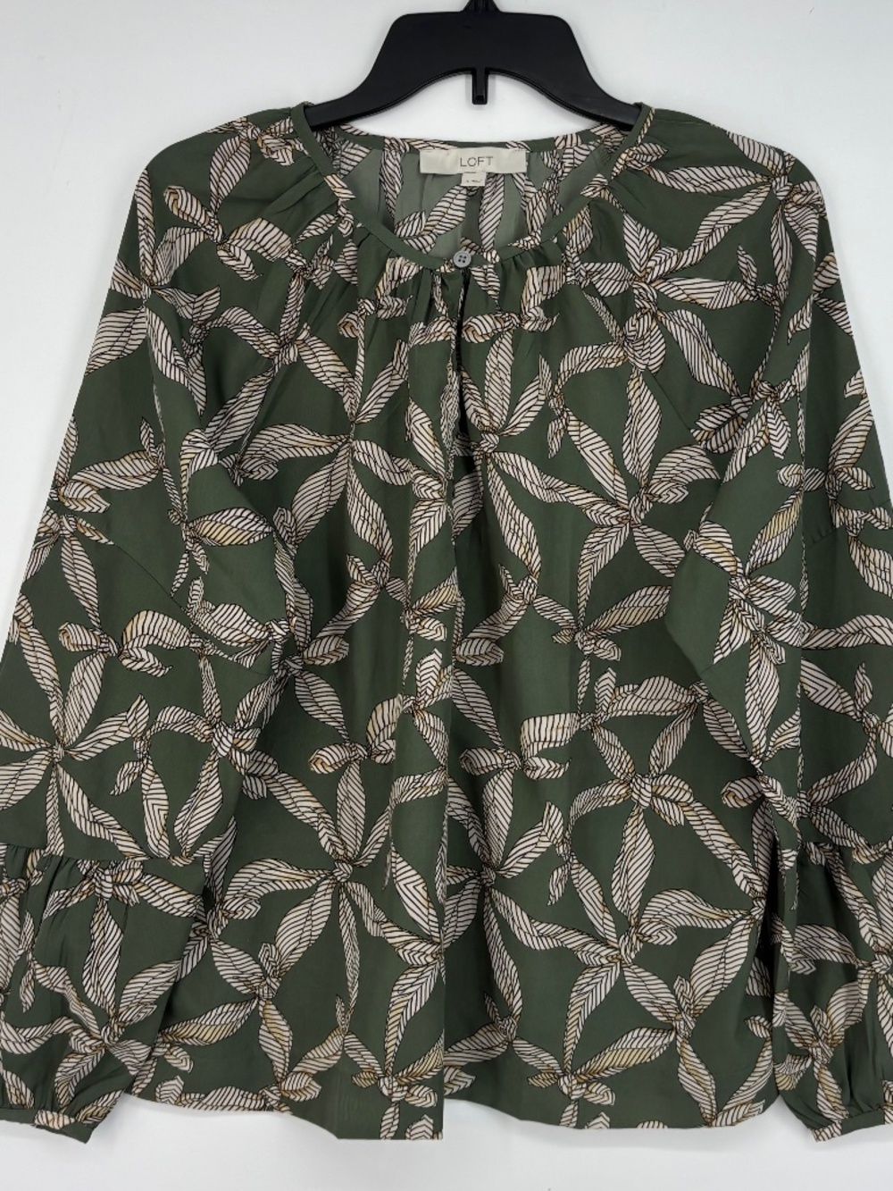 Loft Womens Medium Pullover Blouse Olive Green Beige Long Sleeves Round Neck